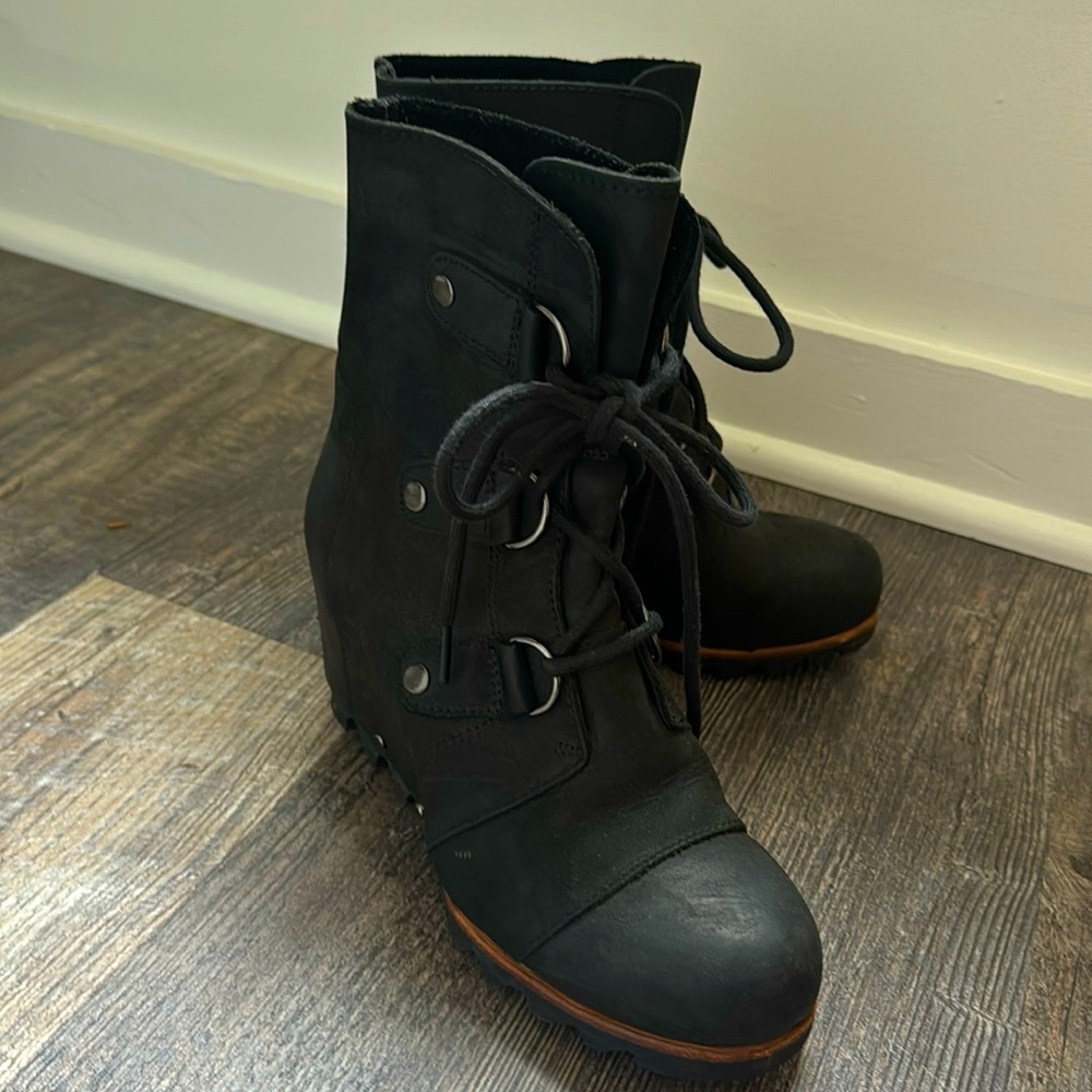 SOREL Joan of Arctic Wedge Mid Boot Waterproof Lace Up Leather Black, NL 2173